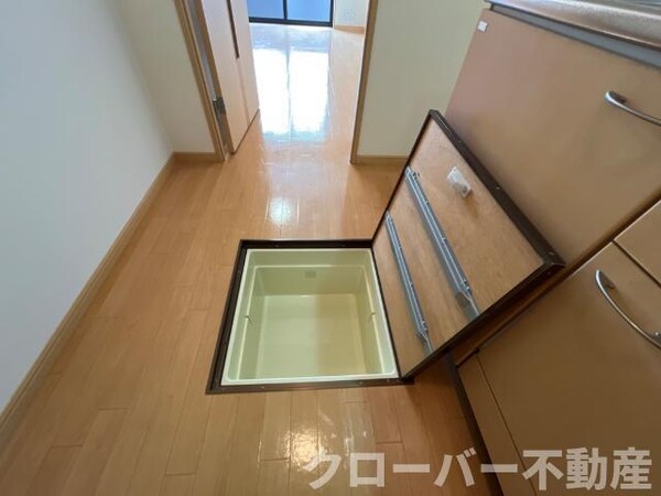 収納(床下収納)