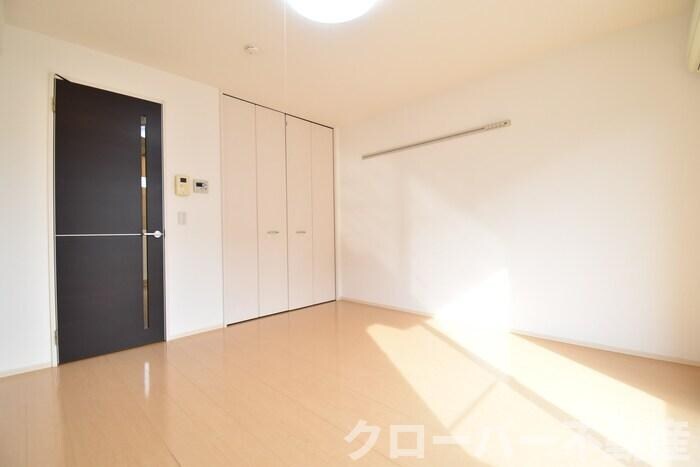 物件内観写真3　(洋室８帖)