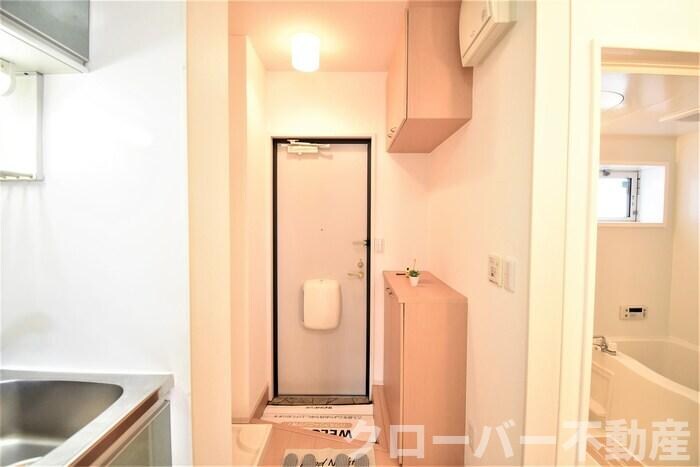 物件内観写真10　(玄関)