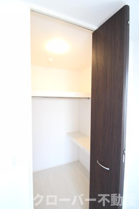 物件内観写真13　(ウォークインクローゼット)