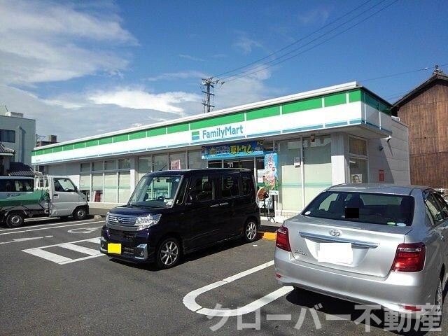 物件外観写真4　(ファミリーマート坂出文京町店まで450m)