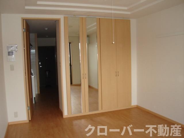 物件内観写真3　(洋室)