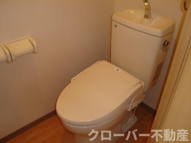 物件内観写真9　(シャワー付トイレ)