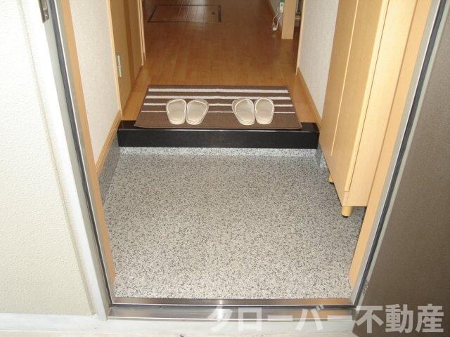 物件内観写真11　(玄関)