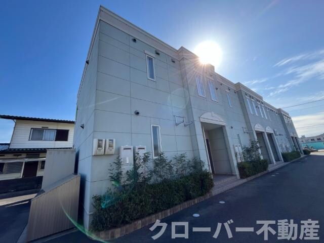 物件外観写真2　(外観写真（昼）)