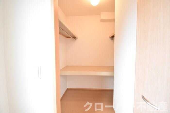 物件内観写真15　(ウォークインクローゼット)