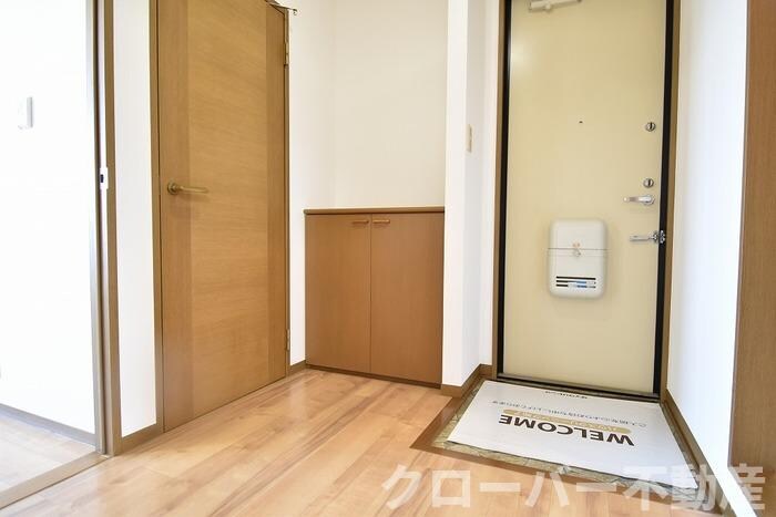 物件内観写真17　(玄関)