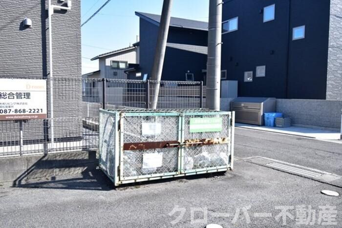 物件内観写真27　(ゴミ置場)