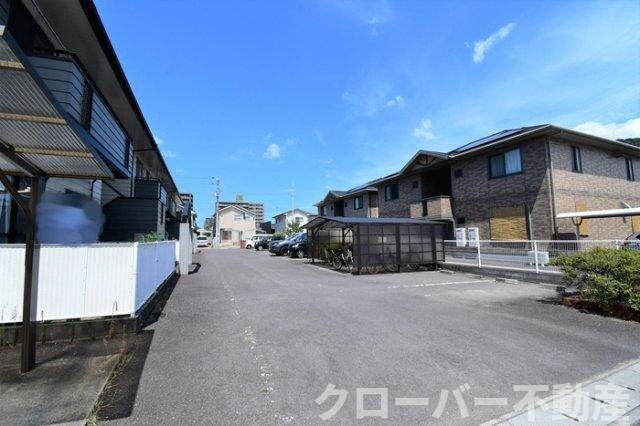 物件外観写真5　(駐車場)