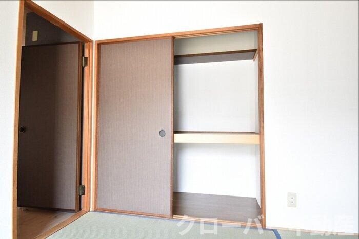物件内観写真19　(押入)