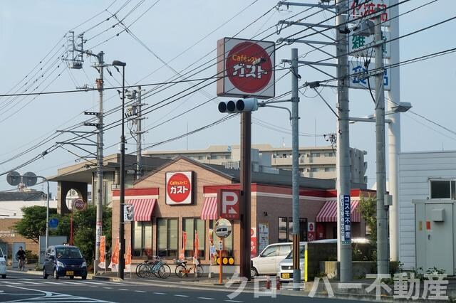 物件外観写真8　(ガスト丸亀店まで2000m)