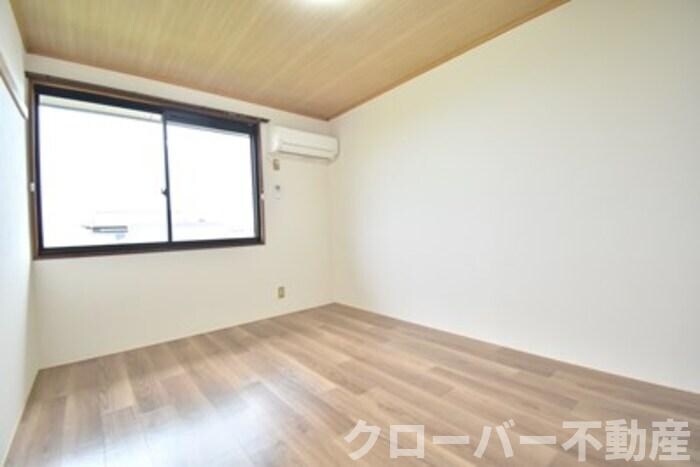 物件内観写真11　(洋室６帖)