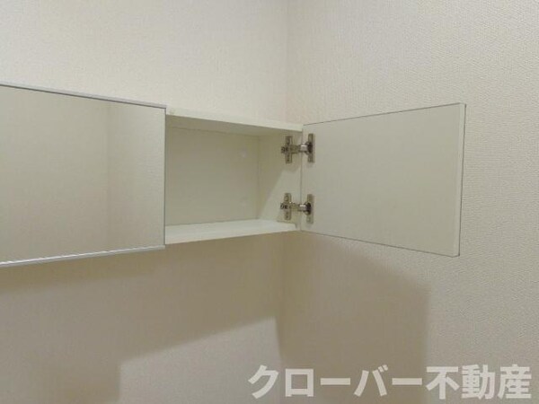 トイレ(トイレ戸棚)