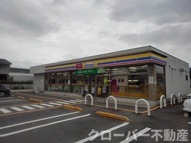 物件外観写真3　(ミニストップ三豊豊中町店まで600m)