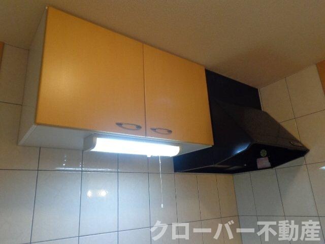 物件内観写真15　(キッチンの上収納（イメージ）)