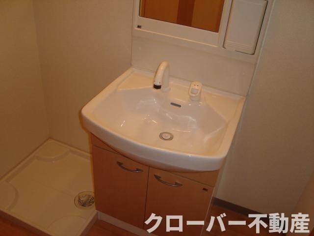 物件内観写真7　(洗髪洗面化粧台)