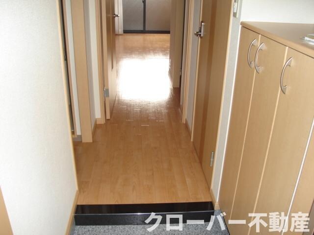 物件内観写真9　(廊下)