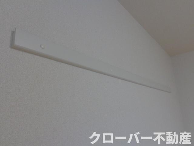 物件内観写真19　(ハンガー掛け)