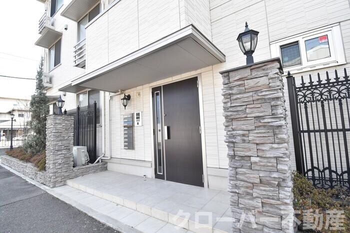 物件外観写真5　(エントランス)