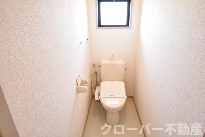 物件内観写真10　(温水洗浄暖房便座)