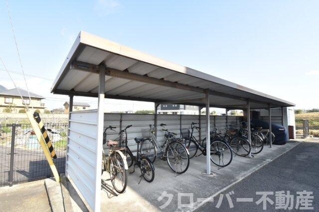 物件内観写真16　(駐輪場)