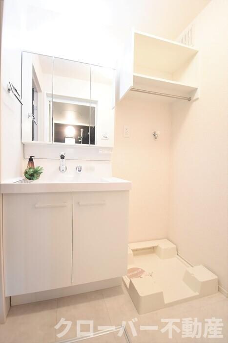 物件内観写真11　(洗髪洗面化粧台・室内洗濯機置き場)