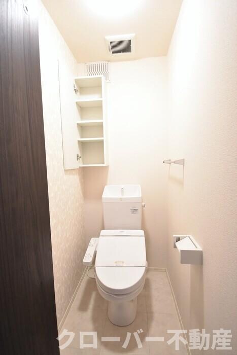 物件内観写真12　(温水洗浄暖房便座)