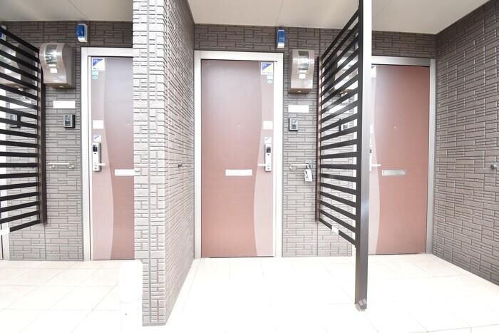 物件内観写真18　(玄関)