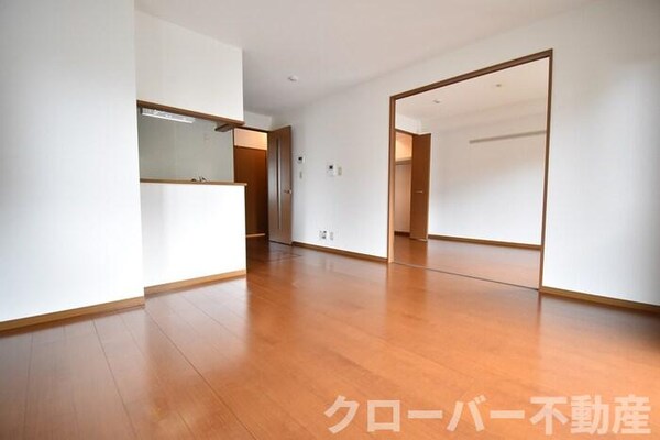 居室(ＬＤＫ１２帖)