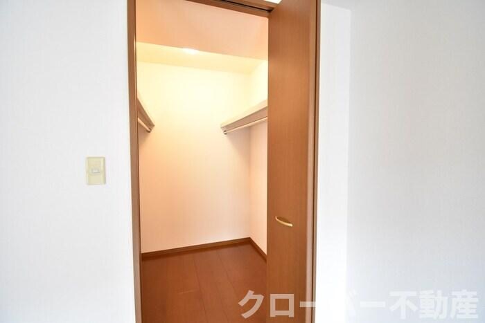物件内観写真16　(ウォークインクローゼット)