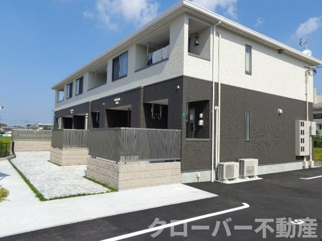 物件外観写真1　(外観写真（昼）)