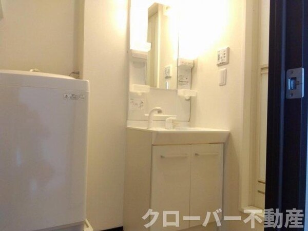 独立洗面台