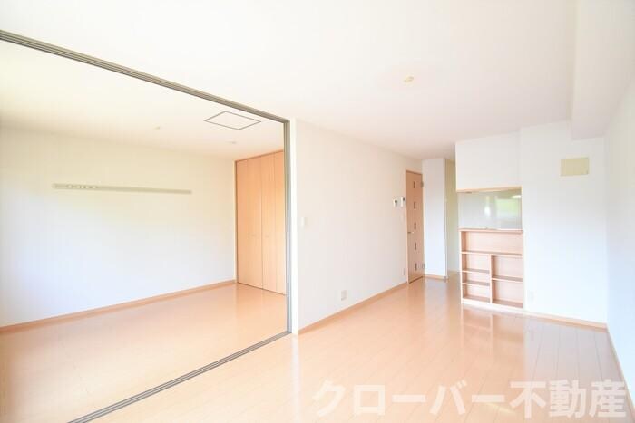 物件内観写真3　(ＬＤＫ１１．８帖～洋室６帖)