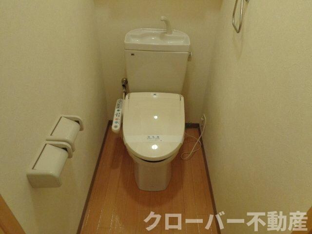 物件内観写真6　(シャワー付トイレ)