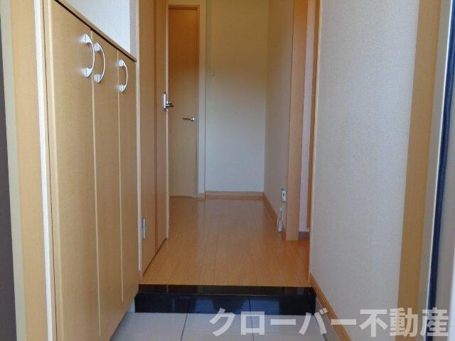 物件内観写真7　(玄関)