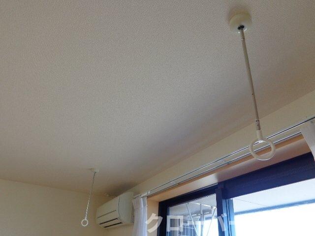 物件内観写真8　(室内物干)