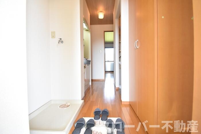 物件内観写真12　(玄関)