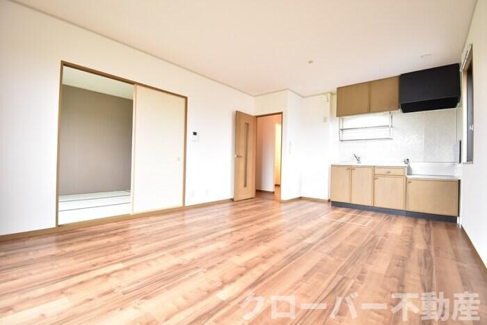 物件内観写真6　(ＬＤＫ１１．５帖～和室６帖)