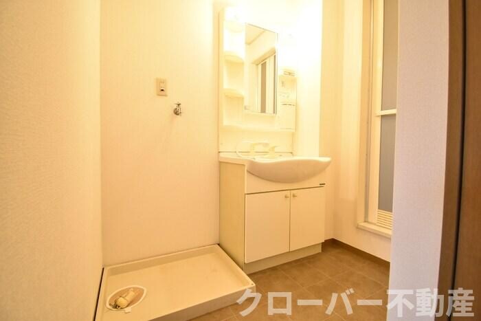 物件内観写真11　(洗髪洗面化粧台・室内洗濯機置場)