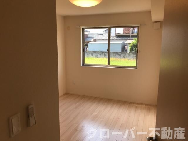 物件内観写真10　(洋室)