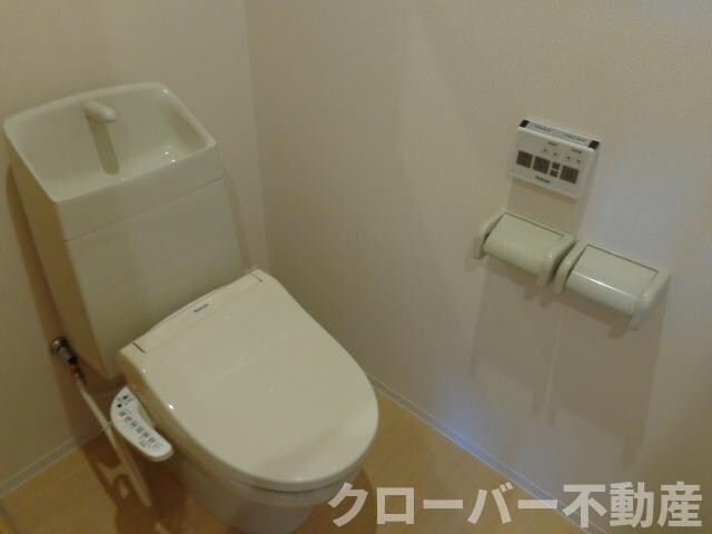 物件内観写真22　(シャワー付トイレ)