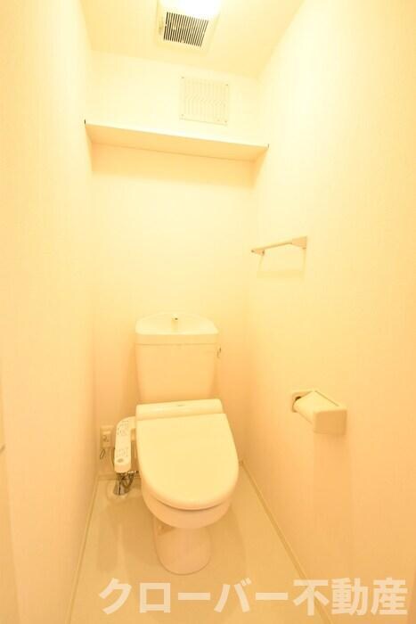 物件内観写真8　(温水洗浄暖房便座)