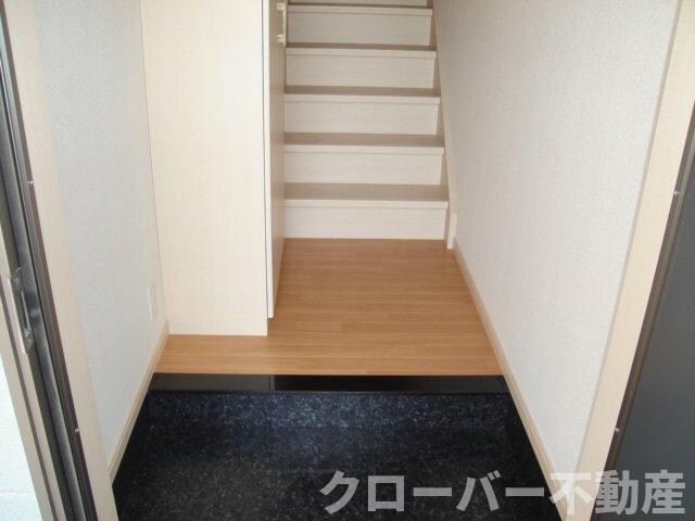 物件内観写真22　(玄関)