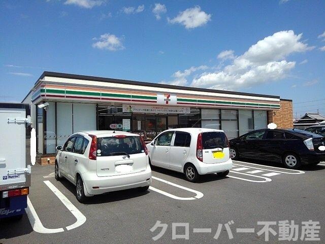 物件外観写真2　(セブンイレブン観音寺出作店まで300m)