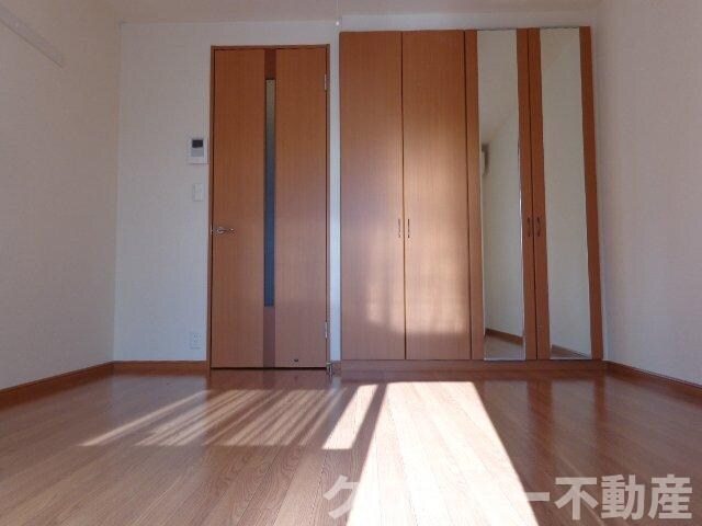 物件内観写真11　(洋室)