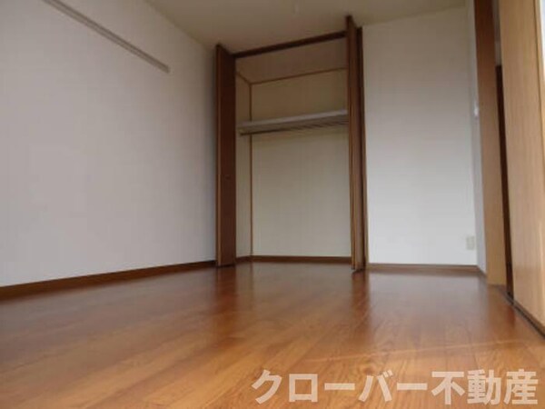 居室(南側洋室６帖)