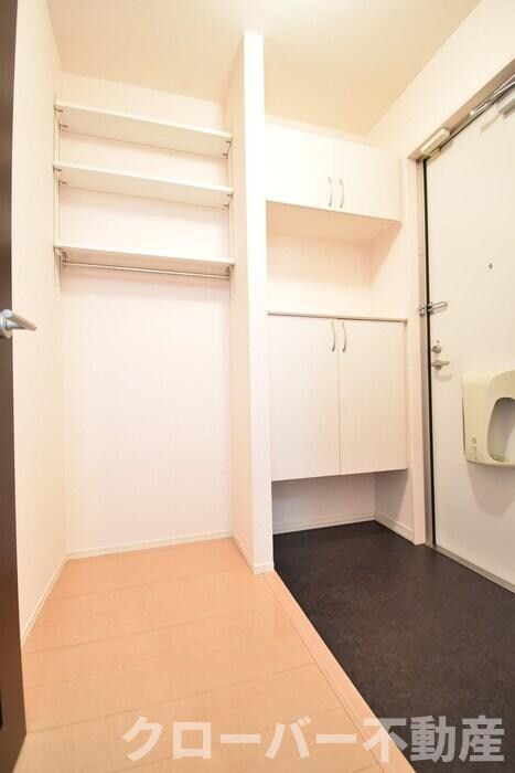 物件内観写真16　(玄関)