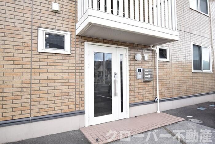 物件外観写真3　(オートロック玄関)