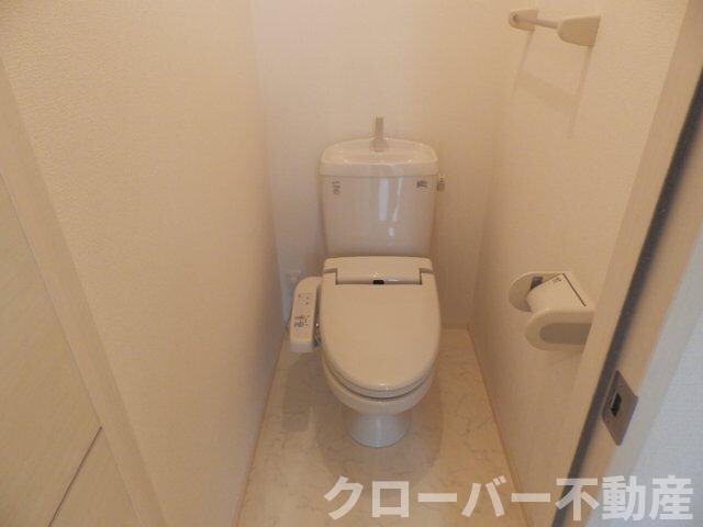 物件内観写真11　(温水洗浄暖房便座)