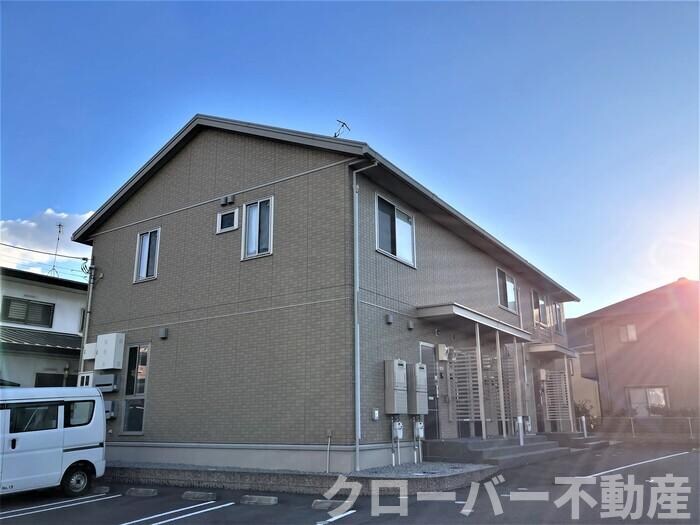 物件外観写真1　(建物外観)